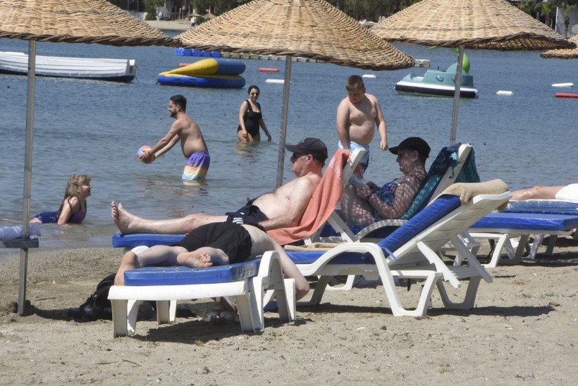 Muğla, Antalya kıyılarında bayram yoğunluğu! Yaz tatilini aratmadı - Resim: 11