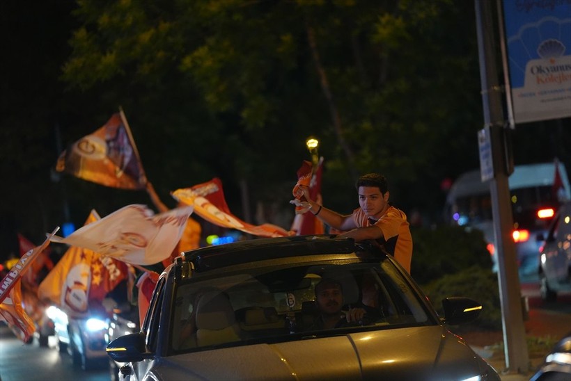 Türkiye'nin dört bir yanında yaşayan vatandaşlar, Galatasaray'ın şampiyonluğunu kutladı - Resim: 26