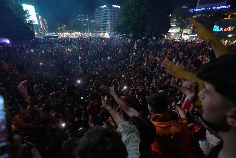 Türkiye'nin dört bir yanında yaşayan vatandaşlar, Galatasaray'ın şampiyonluğunu kutladı - Resim: 54