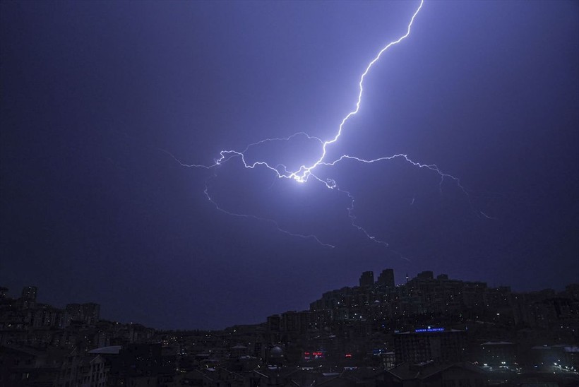 Ankara’da sağanak yağış hayatı olumsuz etkiledi - Resim: 42