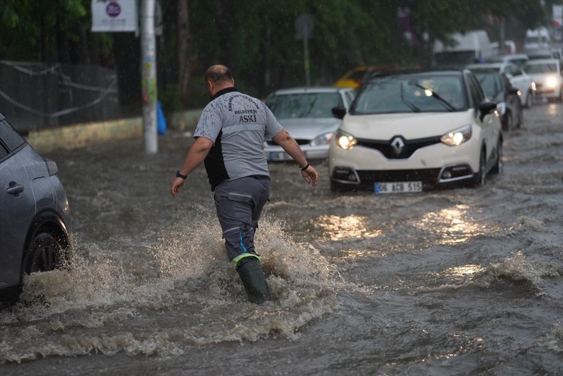 Ankara'da sağanak sele döndü! Hayat durma noktasına geldi - Resim: 14