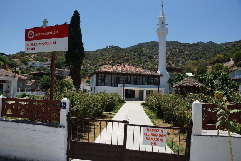 Cami imamından cemaati çeken tabela: Namazın kılınmadan namazını kıl - Resim: 10