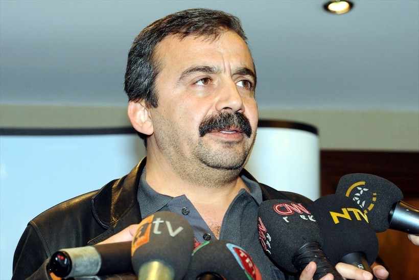 Yönetmen, senarist, yapımcı, oyuncu ve siyasetçi... Sırrı Süreyya Önder kimdir? - Resim: 3