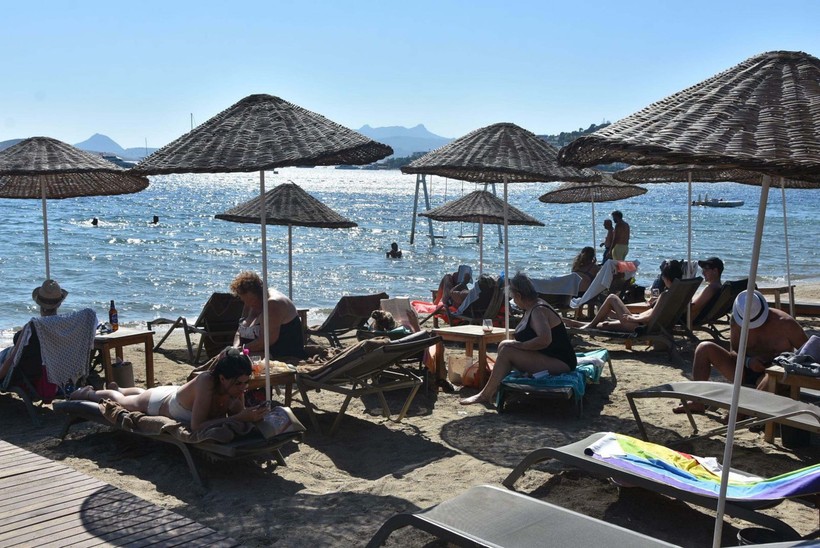 Bodrum bu yıl da cep yakacak! Sezonda oda fiyatları 43, plaj ücreti de 6 bin TL'ye kadar çıkıyor - Resim: 3