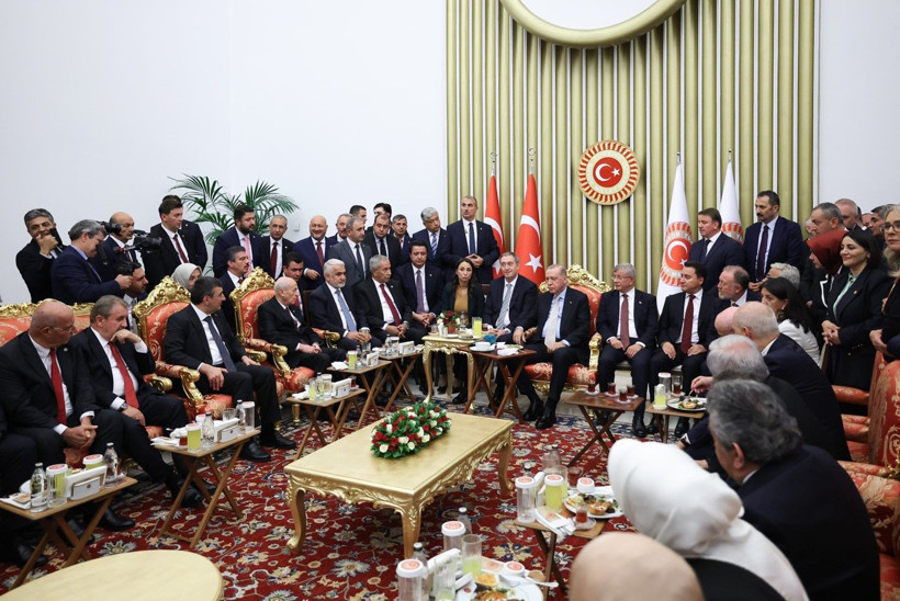Cumhurbaşkanı Erdoğan, TBMM'de parti lideriyle buluştu - Resim: 6