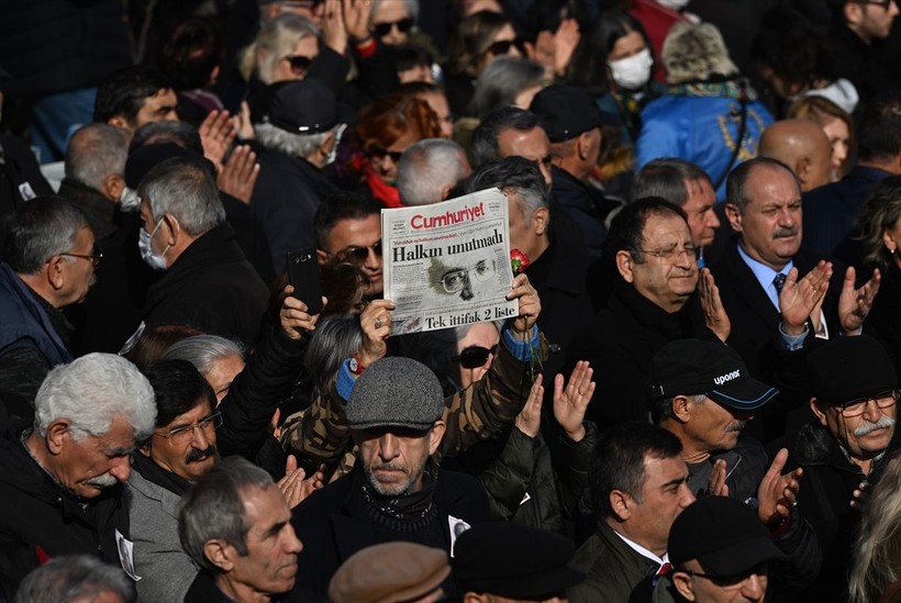 Uğur Mumcu ölümünün 30'uncu yıl dönümünde anıldı - Resim: 12
