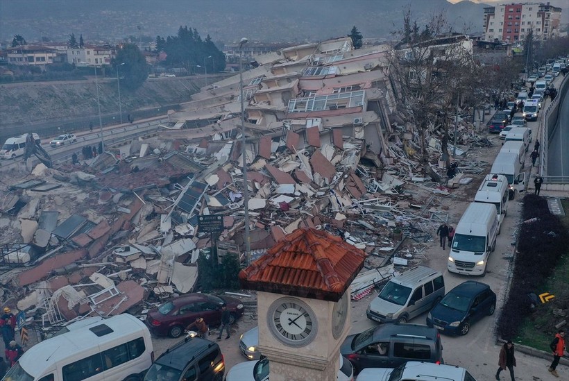 SON DAKİKA DEPREM: Kahramanmaraş merkezli depremde 3. güne girildi: Bölgeden yürek burkan fotoğraflar - Resim: 32