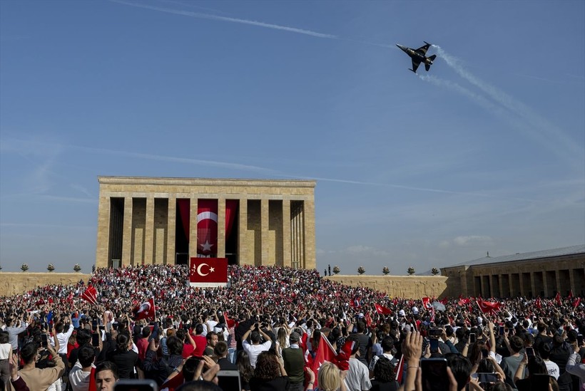 100. Yıl Kutlamaları nedeniyle Anıtkabir'de dün ziyaretçi rekoru kırıldı - Resim: 30
