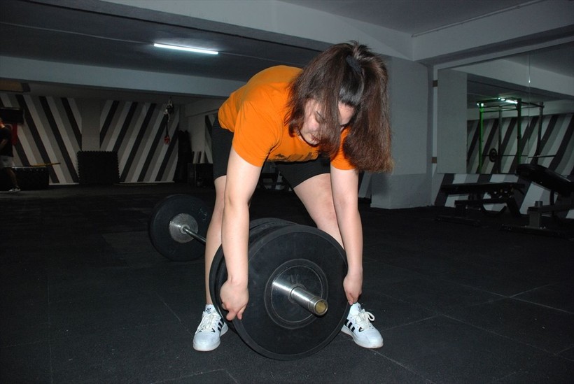 Görme engelli Melisa zayıflamak için gittiği spor salonunda haltere başlayıp Türkiye şampiyonu oldu - Resim: 5