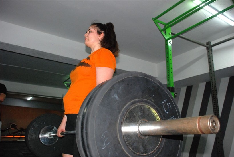 Görme engelli Melisa zayıflamak için gittiği spor salonunda haltere başlayıp Türkiye şampiyonu oldu - Resim: 6