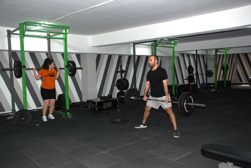 Görme engelli Melisa zayıflamak için gittiği spor salonunda haltere başlayıp Türkiye şampiyonu oldu - Resim: 7