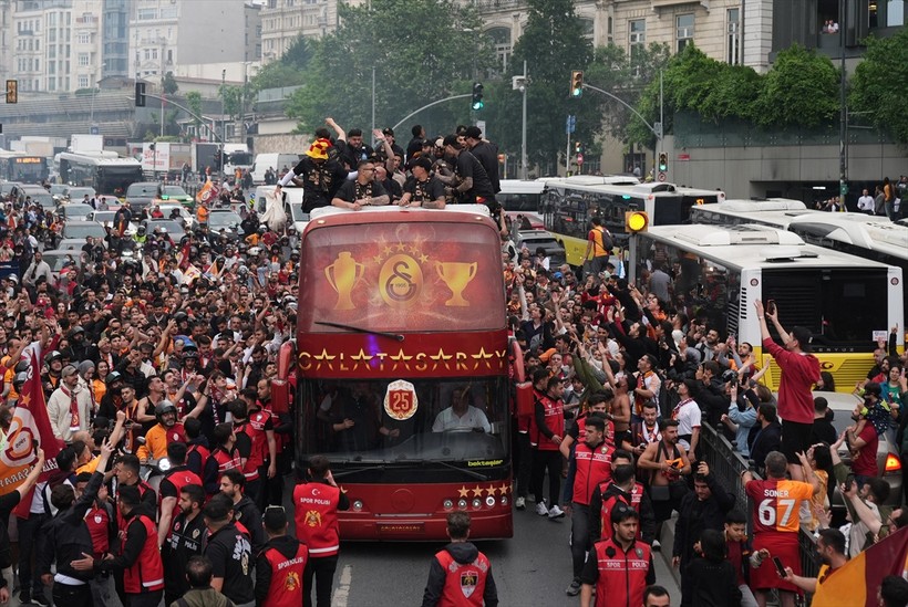 Galatasaray taraftarı Yenikapı'da - Resim : 4