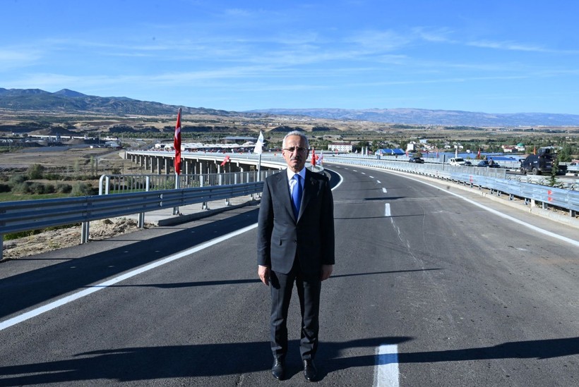 Bakan Uraloğlu: Bayram tatilinde otoyollardan yaklaşık 16,3 milyon araç geçiş yaptı - Resim: 5