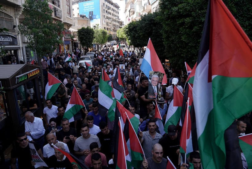 Ramallah’ta Filistin’e Destek ve Gazze Saldırılarına Tepki Yürüyüşü - Resim : 9