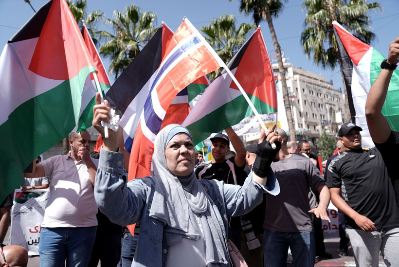 Ramallah’ta Filistin’e Destek ve Gazze Saldırılarına Tepki Yürüyüşü - Resim : 8