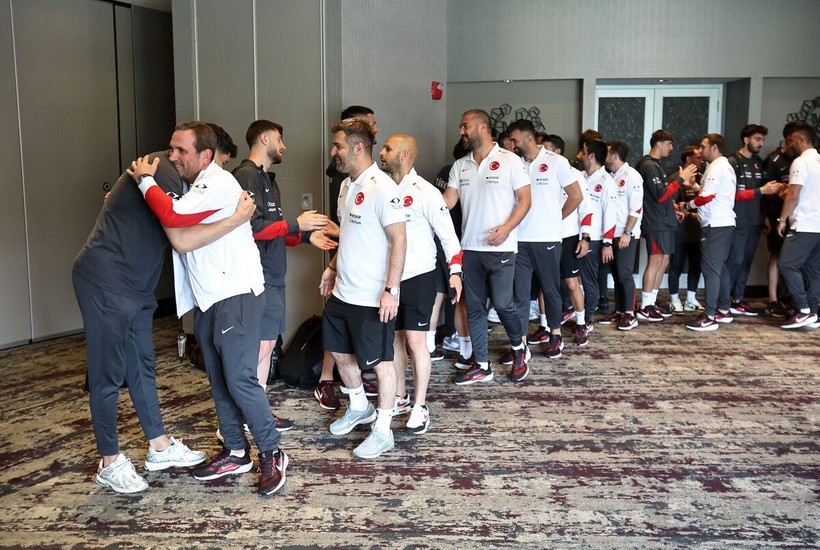 A Milli Futbol Takımı'nda geleneksel bayramlaşma töreni gerçekleştirildi - Resim: 5