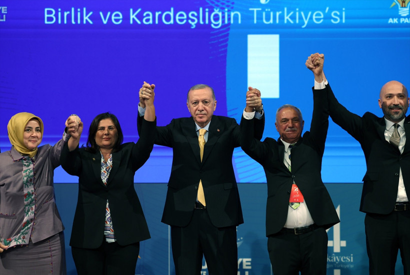 Özlem Çerçioğlu dahil 9 isim AK Parti'ye katıldı - Resim : 10