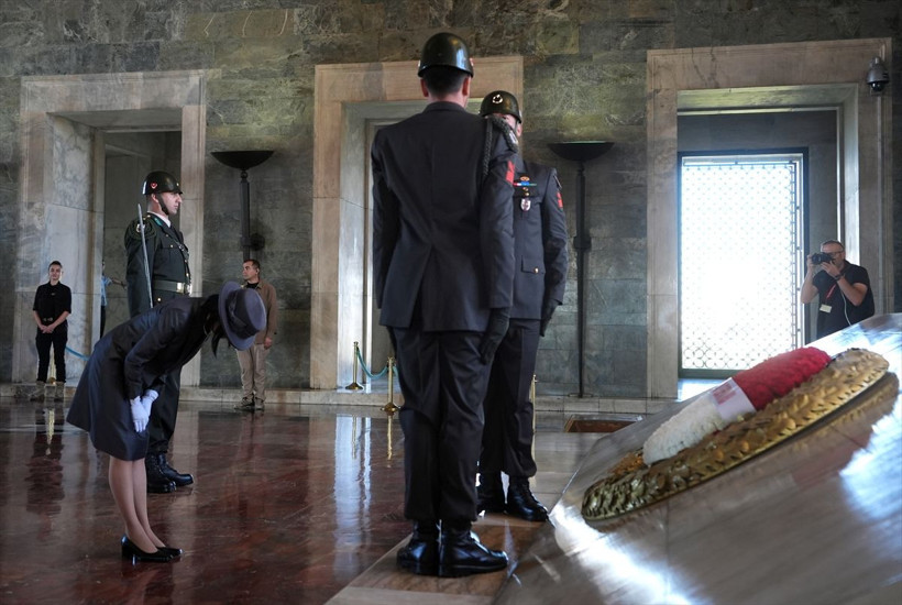 Japonya Altes Prensesi Akiko Mikasa'nin Anıtkabir ziyaretinde dikkat çeken detay - Resim: 15