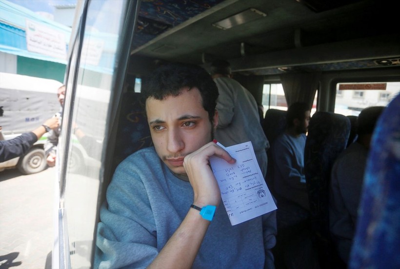 İsrail, işkenceyle alıkoyduğu 11 Filistinli esiri aylar sonra serbest bıraktı - Resim: 15