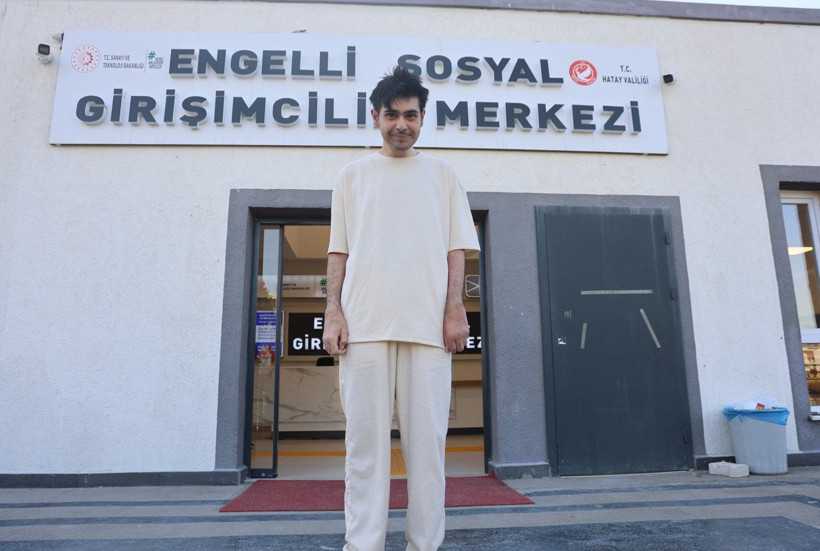 Depremin ardından eve kapanan gencin mucize dönüşümü! Sonunda ikna edildi - Resim: 7