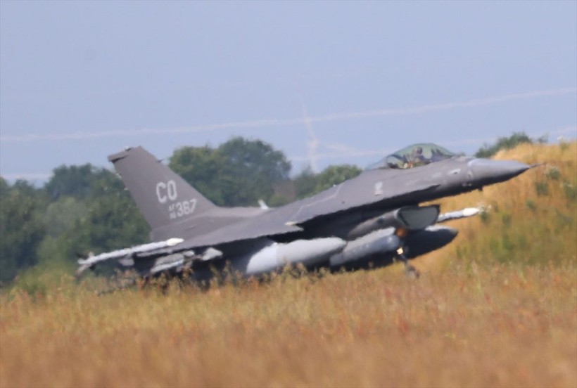 NATO, tarihinin en büyük hava tatbikatı Air Defender 2023'e hazır: Türk Hava Kuvvetlerine ait F-16 uçaklarına ve personeline ilgi çoktu - Resim: 17