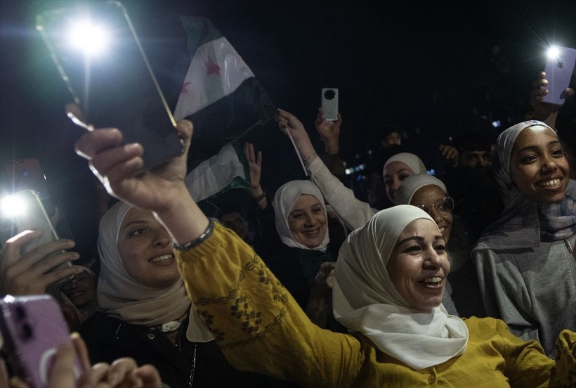 Suriye'de ABD'nin yaptırımları kaldırma kararı coşkusu! Ekonomi Bakanı gözyaşlarıyla Türkiye'ye teşekkür etti - Resim: 27