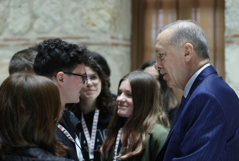 Cumhurbaşkanı Erdoğan, Rami Kütüphanesi'nin Açılış Törenine katıldı, kütüphane gezisi esnasında öğrencilerle çekilen fotoğraflar iç ısıttı - Resim: 1