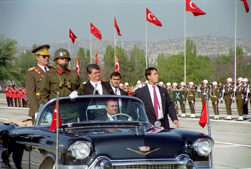 8. Cumhurbaşkanı Turgut Özal'ın ölümünün üzerinden 30 yıl geçti - Resim: 9