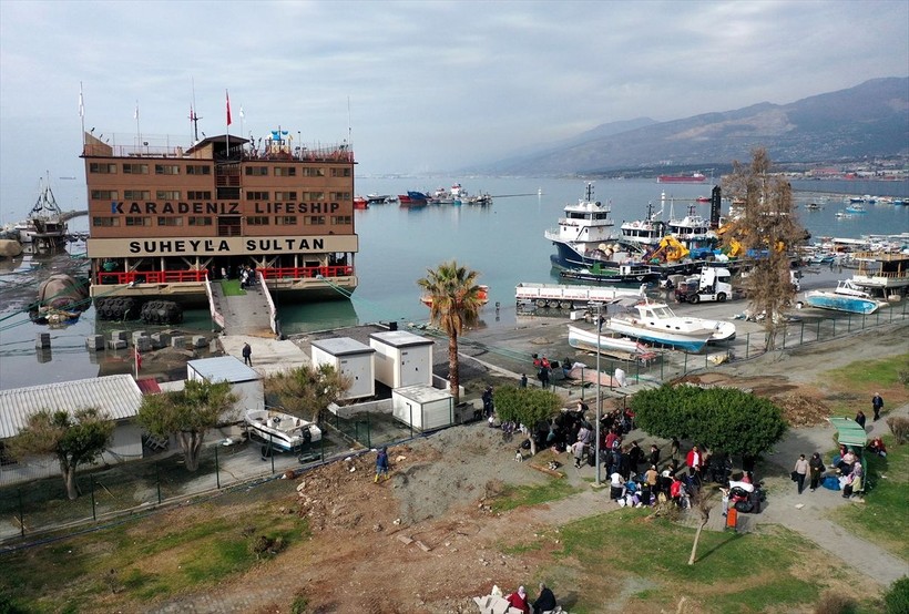 Süheyla Sultan gemisi, Hatay İskenderun'da depremzedeleri ağırlamaya başladı - Resim: 6