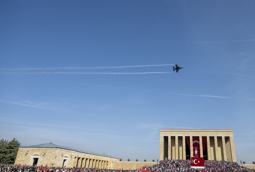100. Yıl Kutlamaları nedeniyle Anıtkabir'de dün ziyaretçi rekoru kırıldı - Resim: 22
