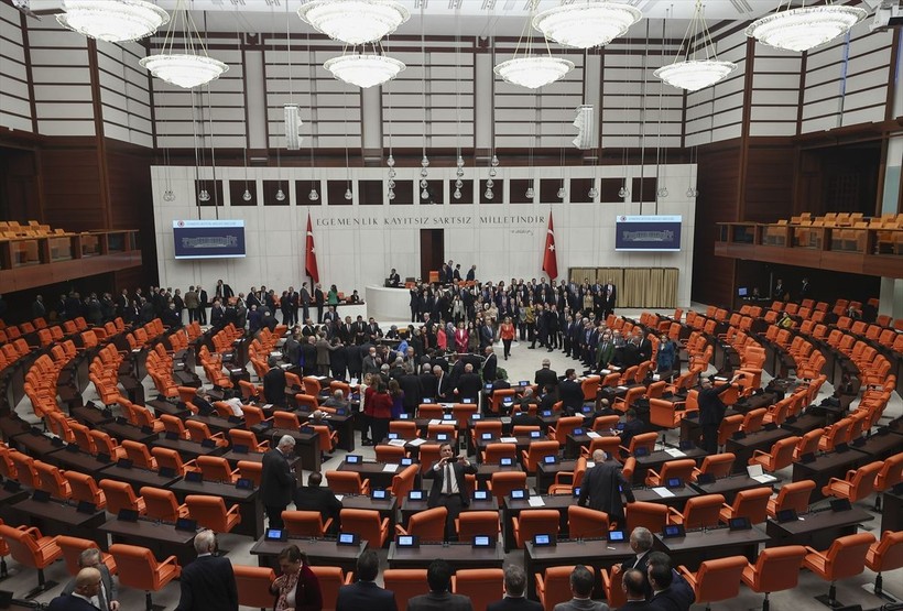 Meclis, Cumhuriyet tarihinin en uzun yasama dönemini geride bırakıyor - Resim: 13
