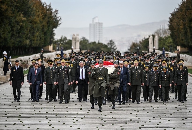Atatürk'ün Kara Harp Okulu'na girişinin 125'inci yıl dönümü! Öğrenciler Anıtkabir'i ziyaret etti - Resim: 2