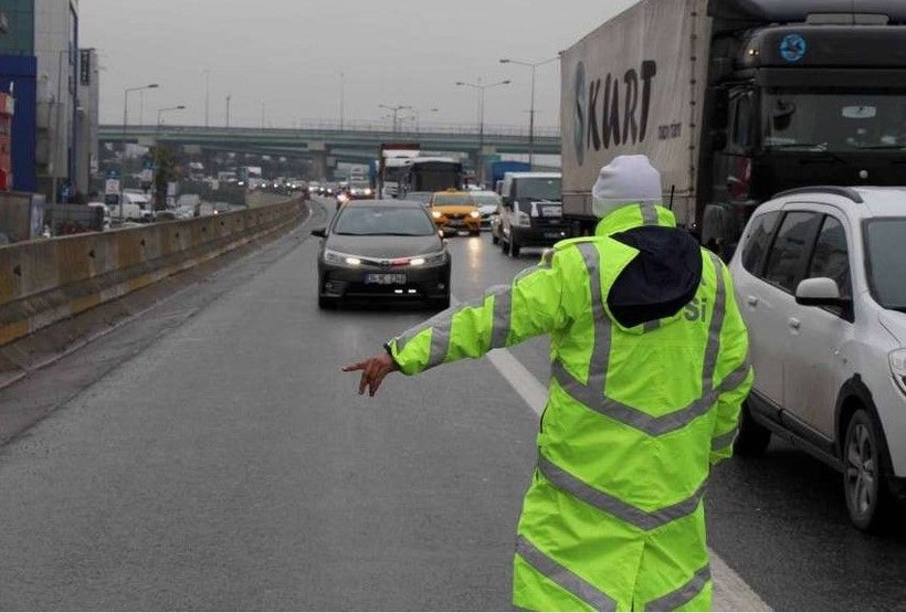 Trafik güvenliğini hiçe sayanlara rekor cezalar geliyor! Kırmızı ışık ihlalinin tekrarında 80 bin TL olacak - Resim: 13