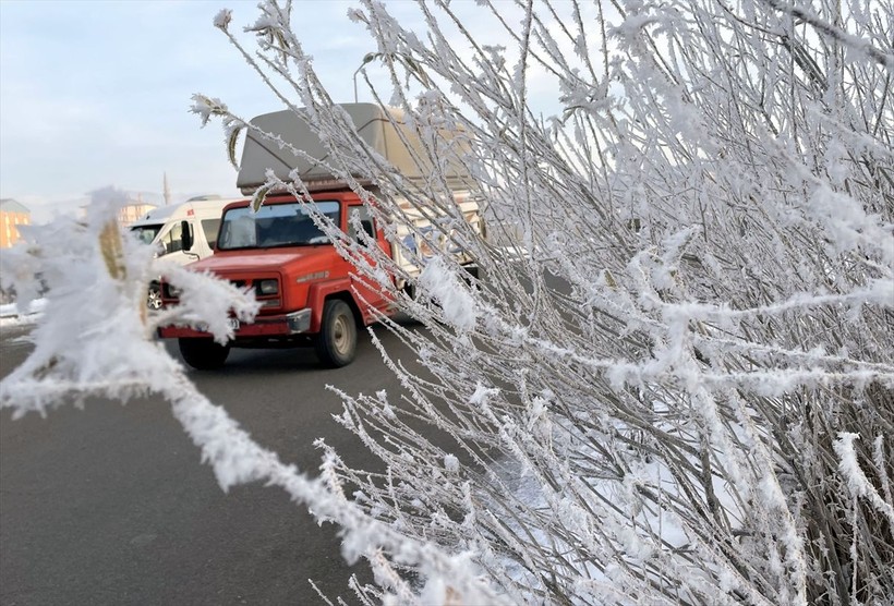 Ardahan'da etkili olan soğuk hava nedeniyle hayat buz tuttu - Resim: 6