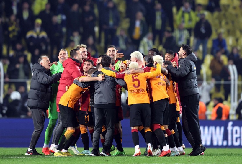 Galatasaray, Fenerbahçe'yi Kadıköy'de 3-0 yendi! İşte derbi maçtan özel kareler - Resim: 67