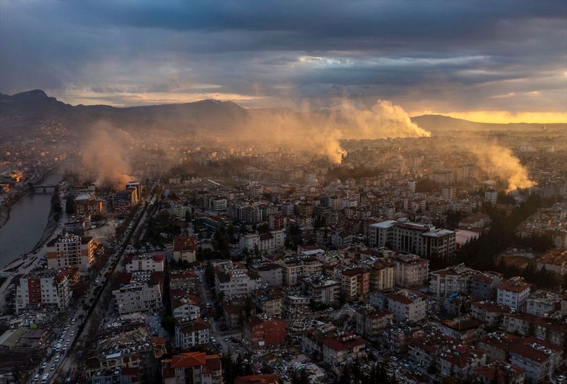 SON DAKİKA DEPREM: Kahramanmaraş merkezli depremde 3. güne girildi: Bölgeden yürek burkan fotoğraflar - Resim: 25