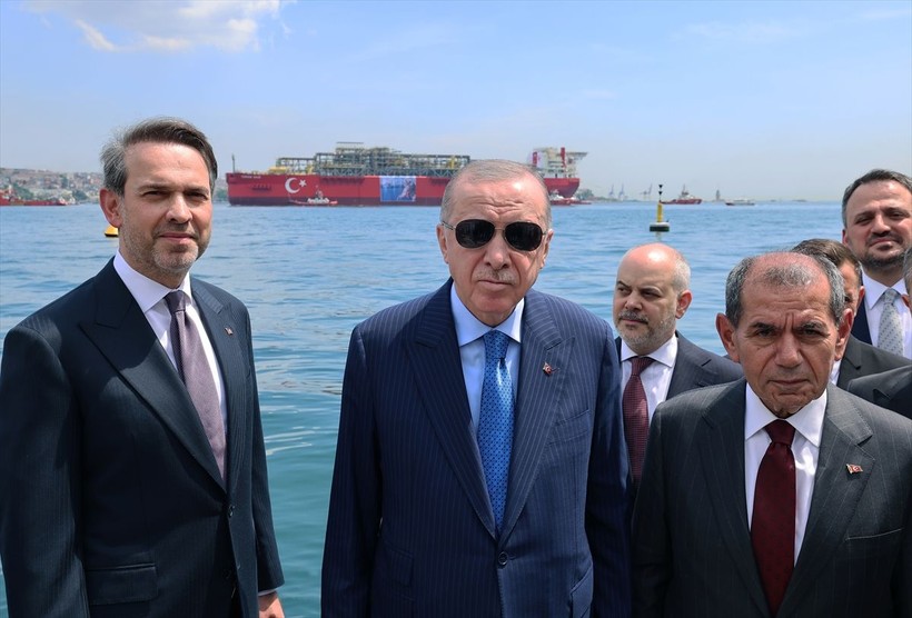 Cumhurbaşkanı Erdoğan Osman Gazi'yi Karadeniz'e uğurladı - Resim: 4