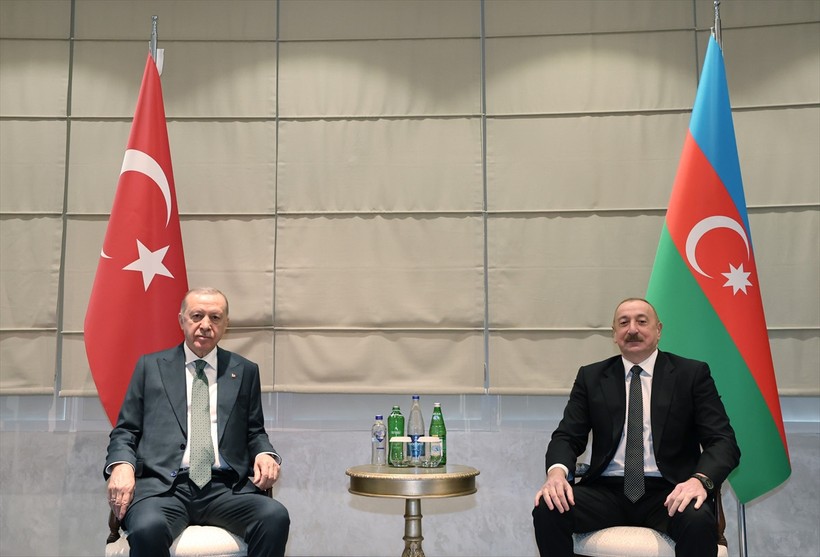 Azerbaycan'ın bağımsızlığının 107. yılı | Cumhurbaşkanı Erdoğan Laçın Havalimanı'nın açılışını yaptı - Resim : 4