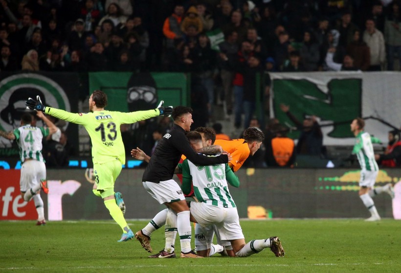 Okan Buruk'tan Jorge Jesus'a play-off cevabı - Resim: 6