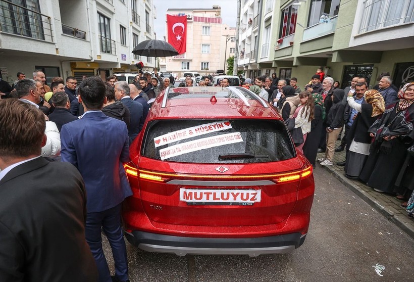Bursa'da "Anadolu kırmızısı" Togg gelin arabası oldu - Resim: 10