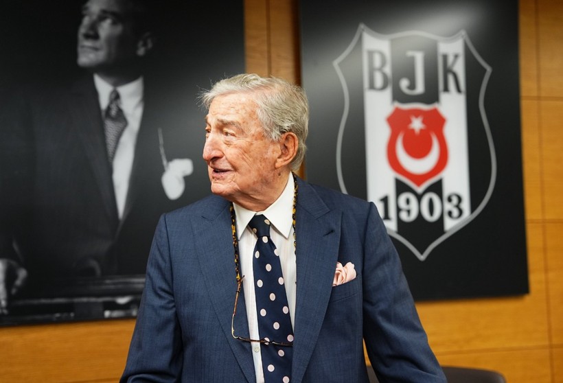 Koç Holding Onursal Başkanı Rahmi Koç'tan Adalı'ya tebrik ziyareti - Resim : 3