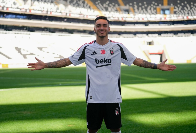 Prens dizisinin yıldızı, gönlünü genç futbolcuya kaptırdı - Resim : 2