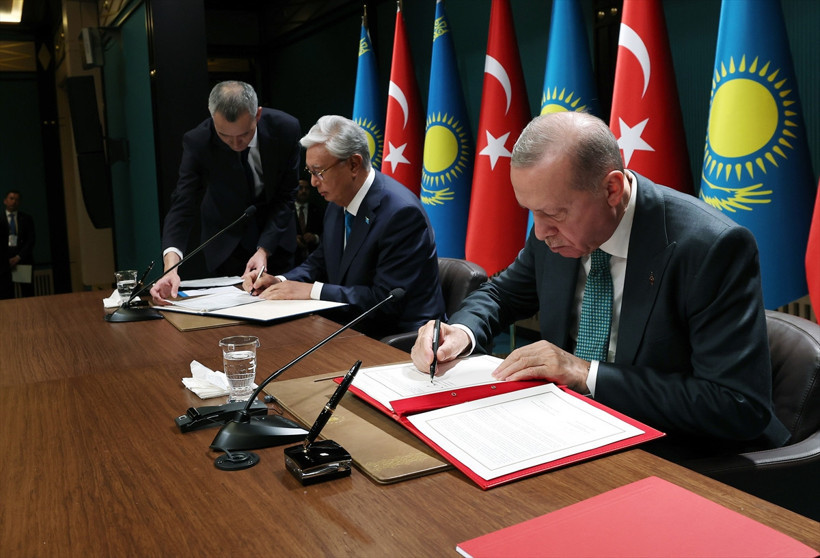 Cumhurbaşkanı Erdoğan ve Kazakistan Cumhurbaşkanı Tokayev ortak basın toplantısında konuştu - Resim : 3