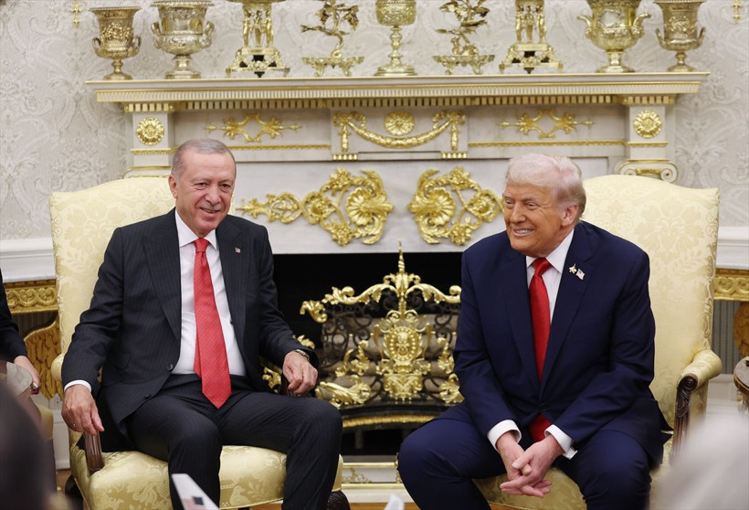 Beyaz Saray'daki zirveside yer alan şifreler! Trump'tan dikkat çeken rozet - Resim: 22