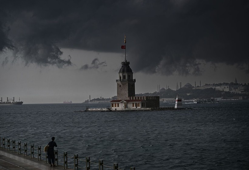 İstanbul'un bazı bölgelerinde yoğun rüzgar ve sağanak etkili oldu - Resim: 15