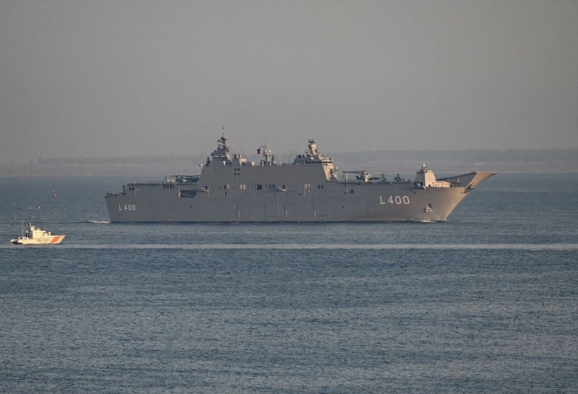 İstanbul'da kilometrelerce ziyaret kuyruğu oluşturan TCG Anadolu, İzmir Alsancak Limanı'na geldi - Resim: 10
