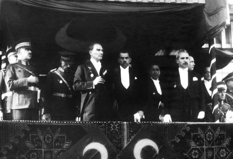 Cumhuriyet'in yüzüncü yılına özel: 100 fotoğrafla Atatürk'ün anıları - Resim: 87