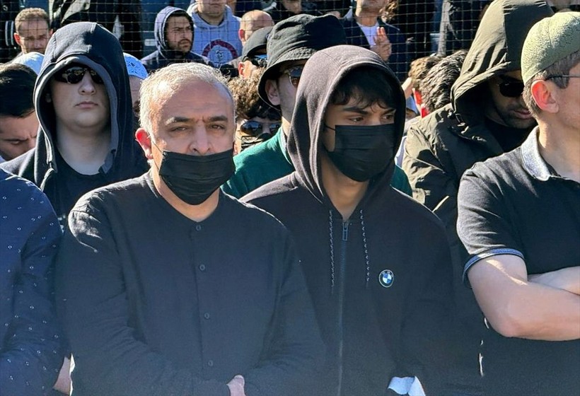 Gülen'in cenazesine katılanlar yüzlerini maske ve gözlükle gizledi - Resim: 3