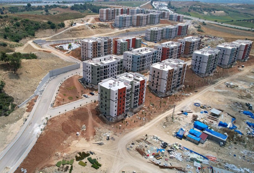 Deprem konutlarında yaşam başladı - Resim: 6