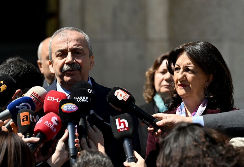 Yönetmen, senarist, yapımcı, oyuncu ve siyasetçi... Sırrı Süreyya Önder kimdir? - Resim: 10
